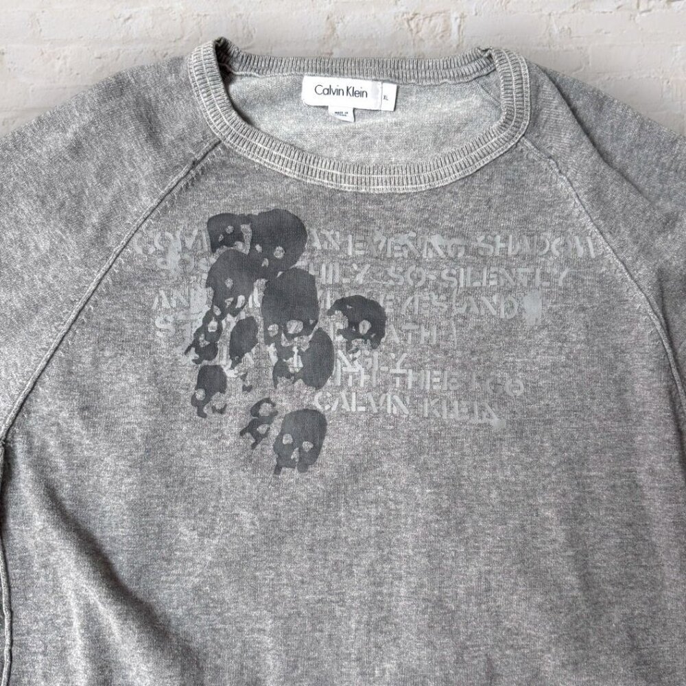 CALVIN KLEIN Skull Quote Evening Shadow With Thee I Go 100% Cotton Gray Sweater - Picture 2 of 5